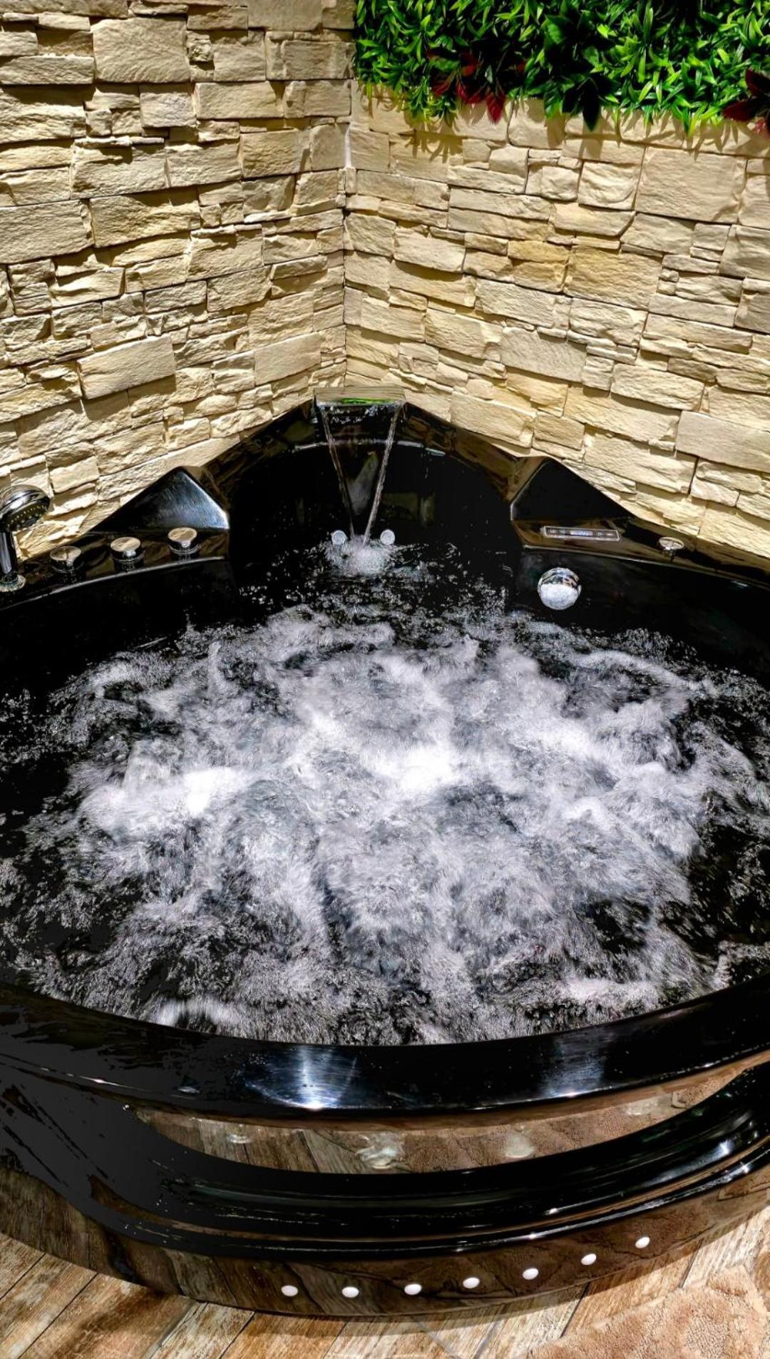 Appartement Chambre Cosy - Jacuzzi - Little Room Vendôme Exterior foto